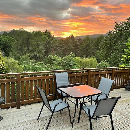 Beautiful 2 Bedroom Lodge With Stunning Views แบลร์แอทโฮล ภายนอก รูปภาพ