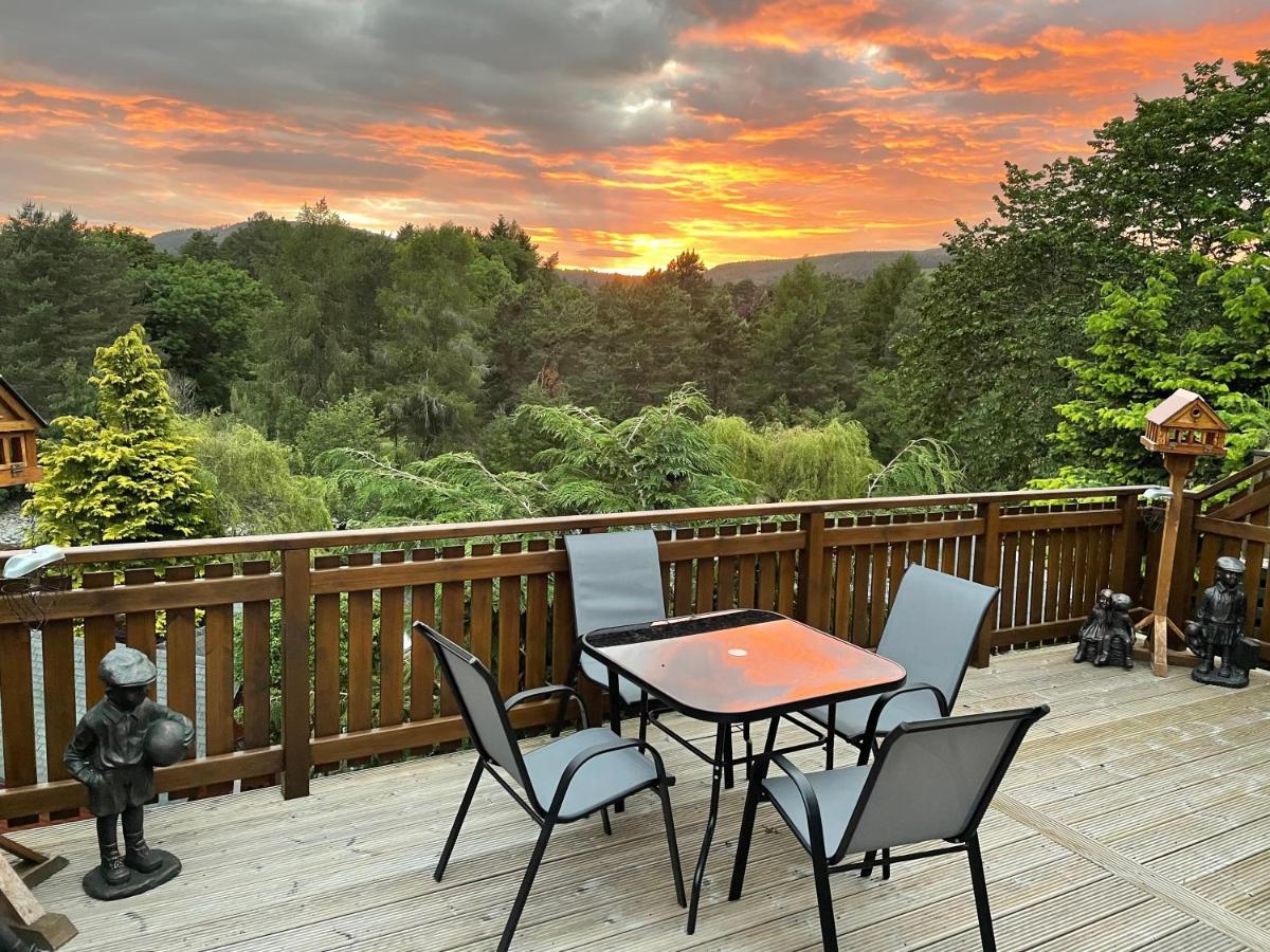 Beautiful 2 Bedroom Lodge With Stunning Views แบลร์แอทโฮล ภายนอก รูปภาพ