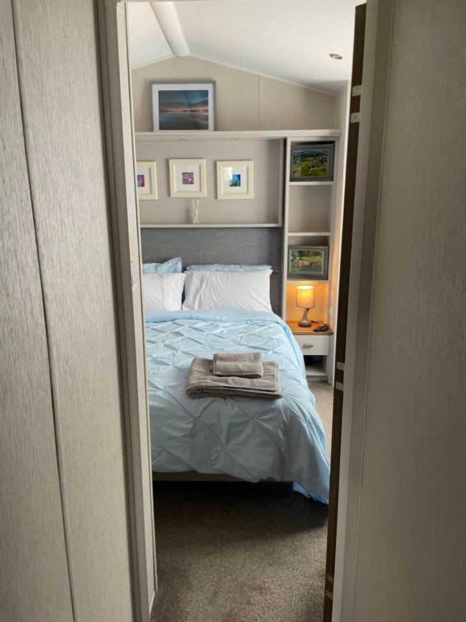 Beautiful 2 Bedroom Lodge With Stunning Views แบลร์แอทโฮล ภายนอก รูปภาพ