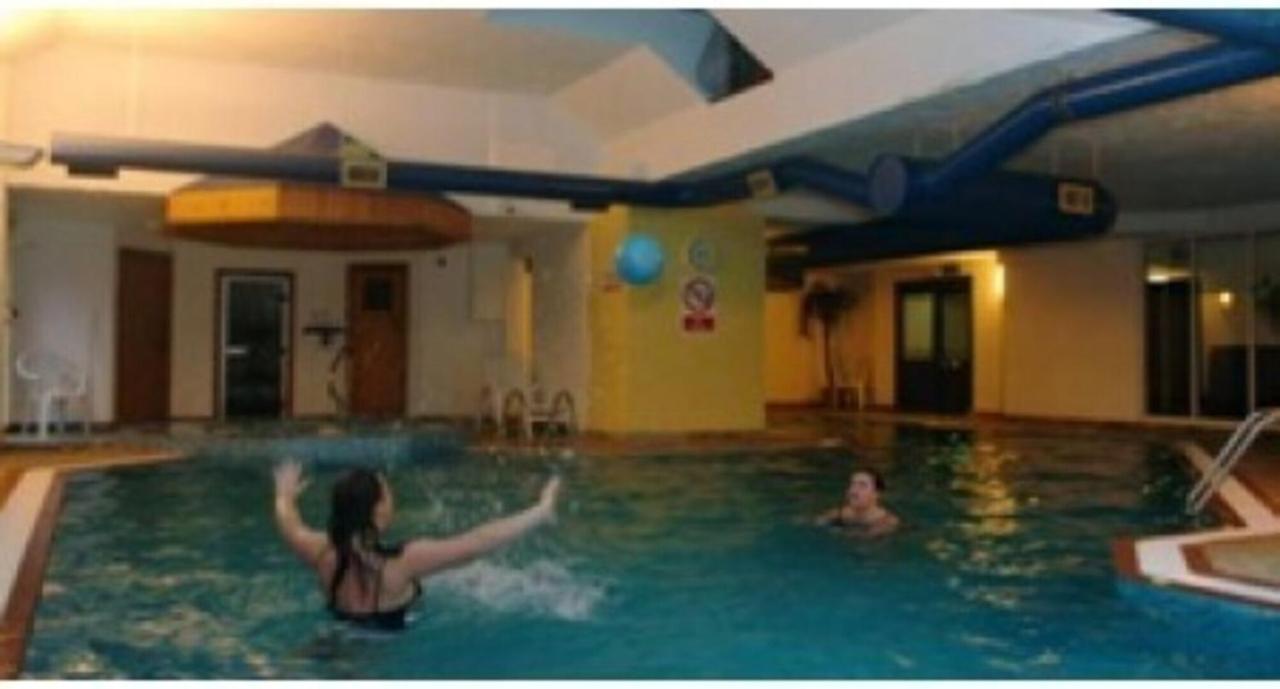 Beautiful 2 Bedroom Lodge With Stunning Views แบลร์แอทโฮล ภายนอก รูปภาพ